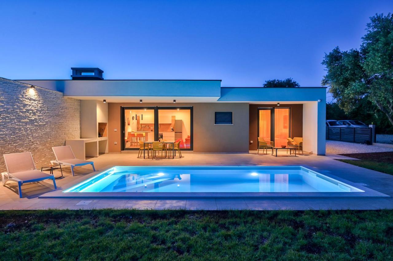Ližnjan Villa Solis-Modern Villa For A Romantic Retreat, Heated Pool מראה חיצוני תמונה