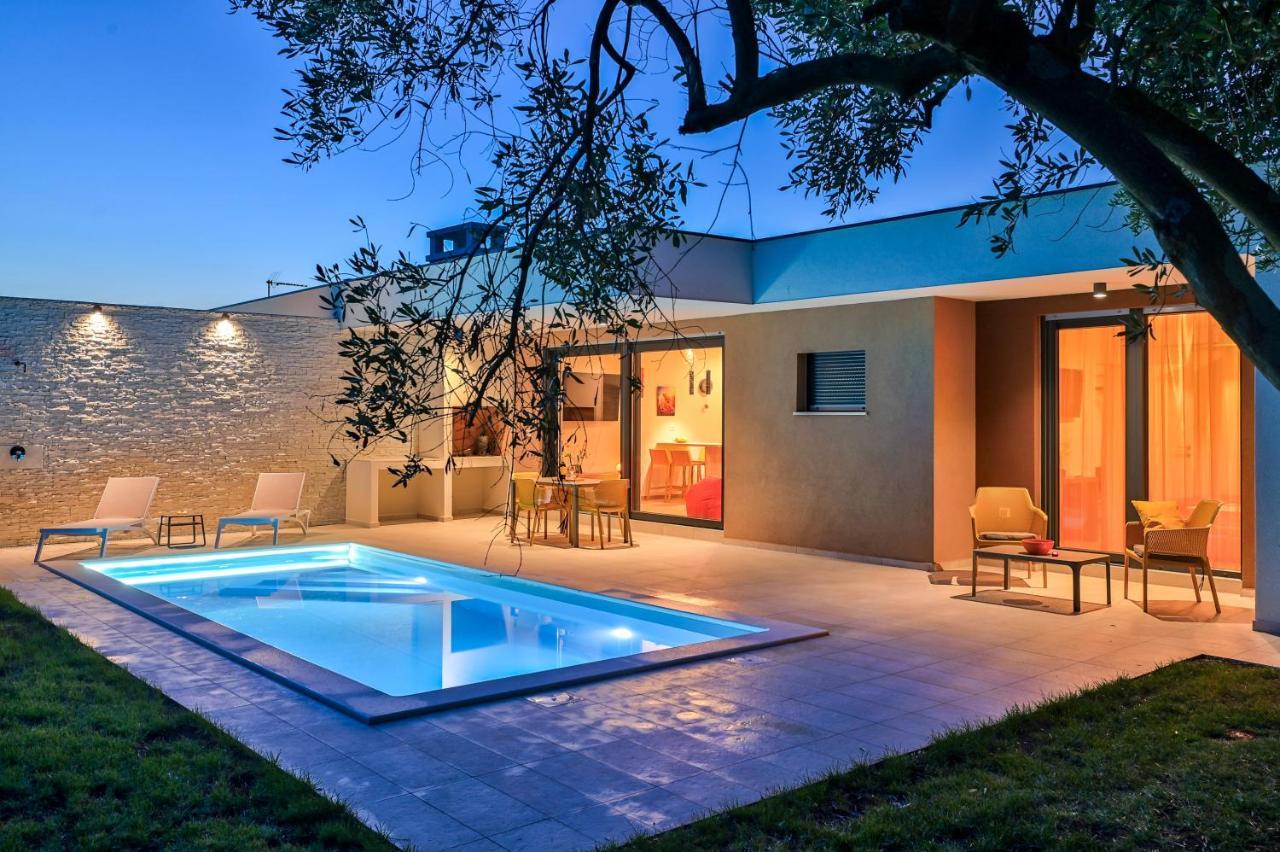 Ližnjan Villa Solis-Modern Villa For A Romantic Retreat, Heated Pool מראה חיצוני תמונה