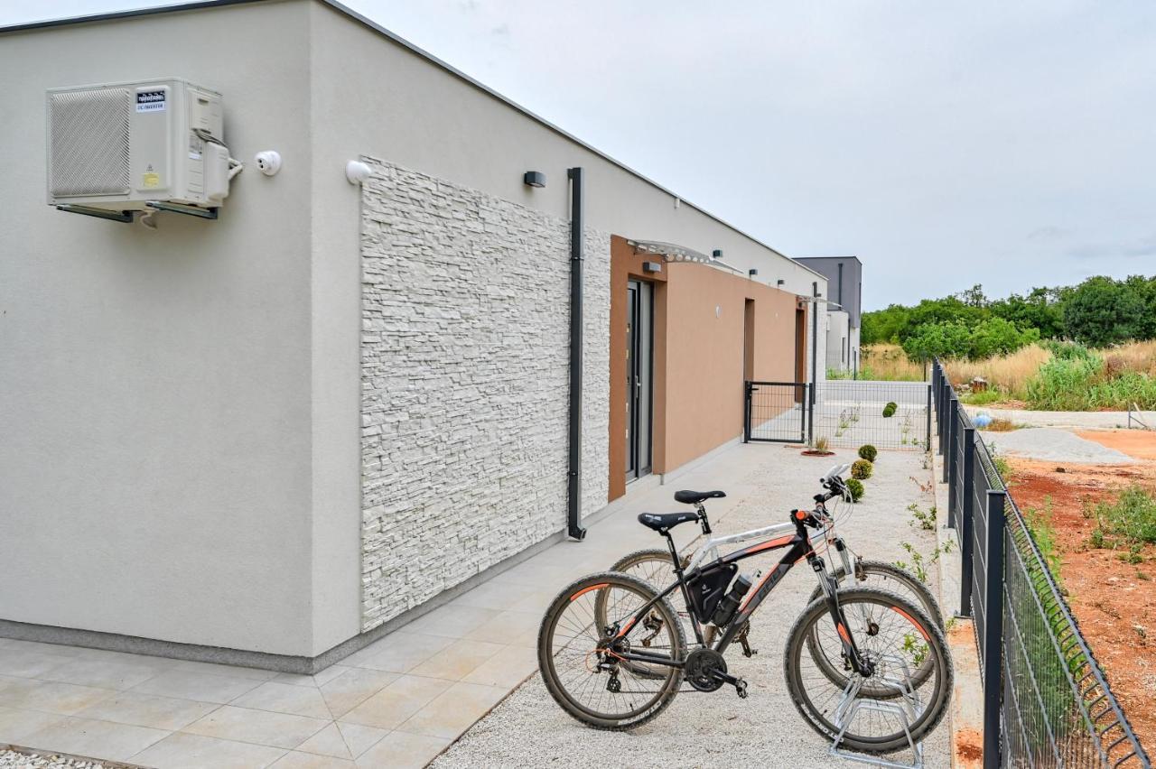 Ližnjan Villa Solis-Modern Villa For A Romantic Retreat, Heated Pool מראה חיצוני תמונה