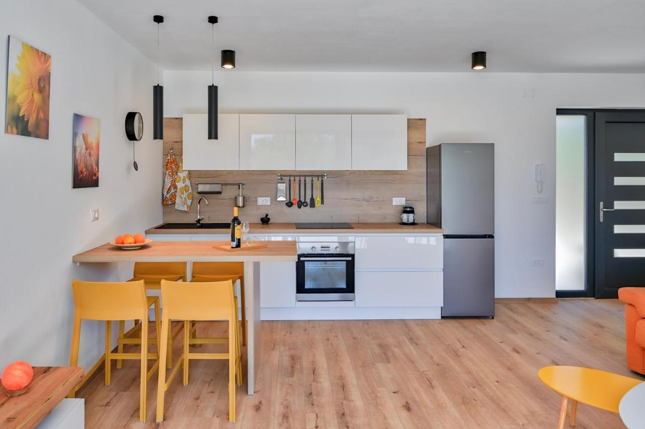 Ližnjan Villa Solis-Modern Villa For A Romantic Retreat, Heated Pool מראה חיצוני תמונה
